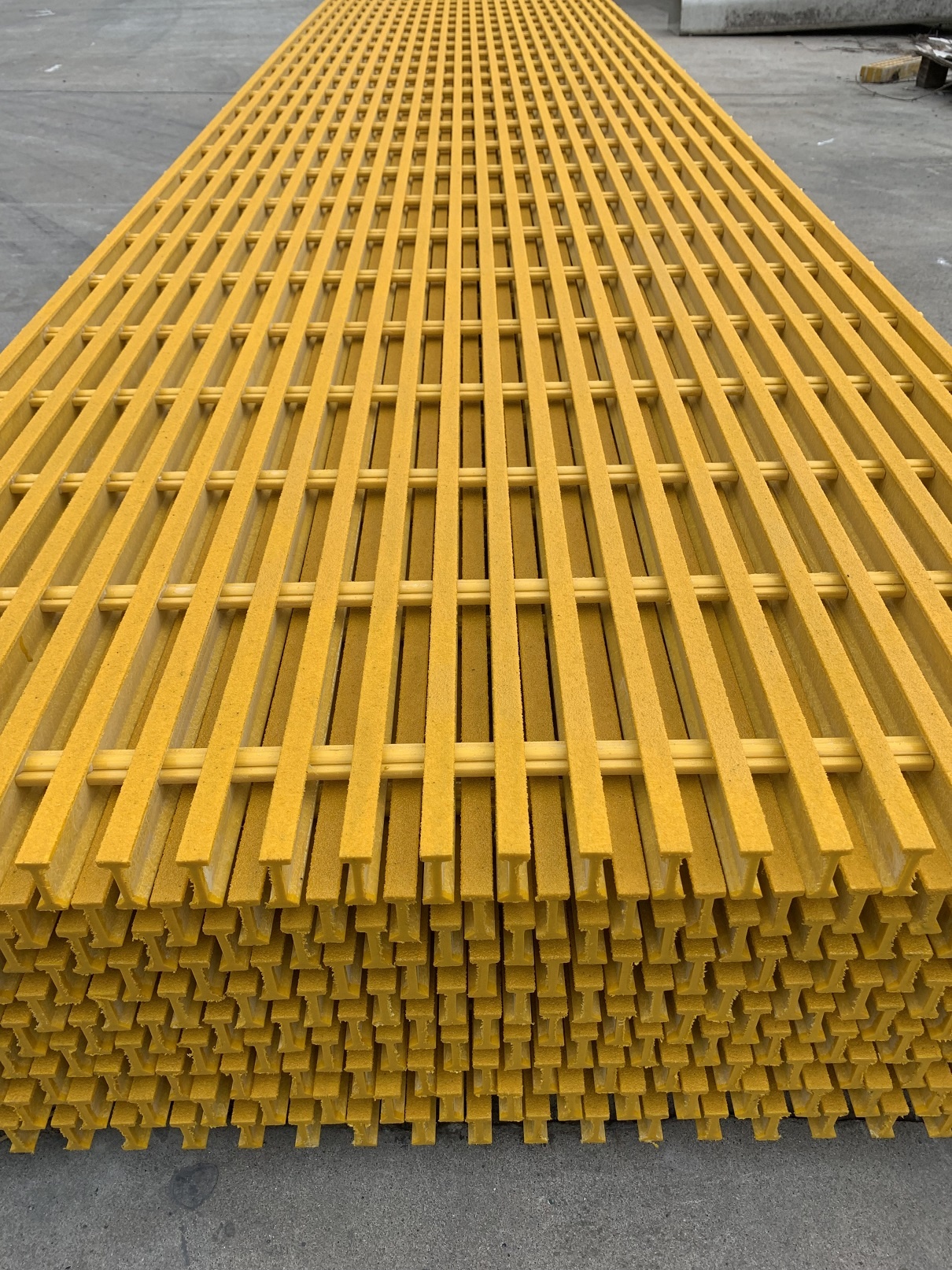 FRP Molded Grating Fiberglass Grating for Platform Walkway Treads strong, lightweight and corrosion resistant